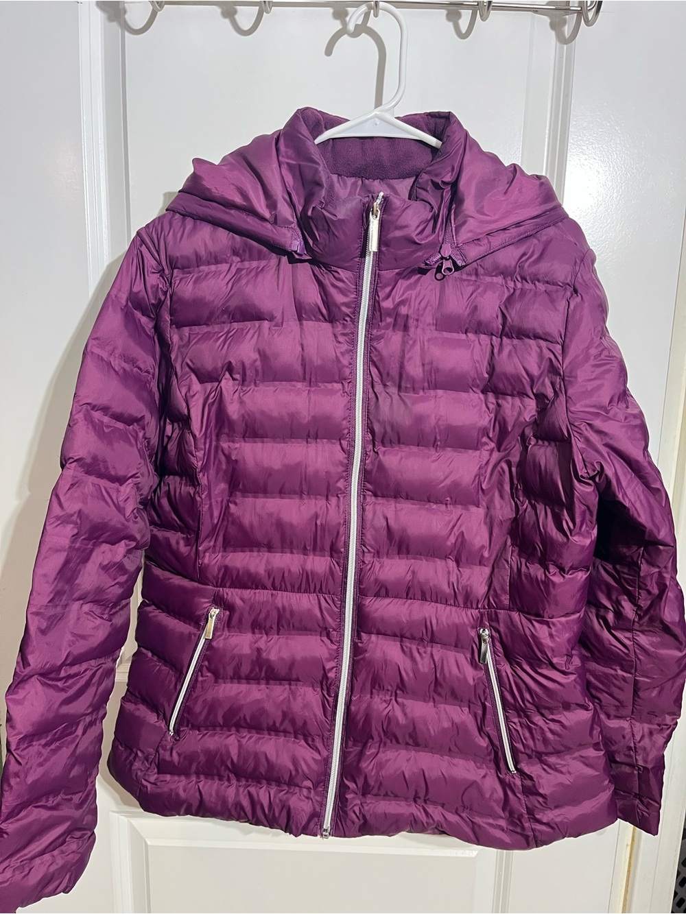 Time and Tru Women's Quilted Hooded Puffer Jacket - Plum